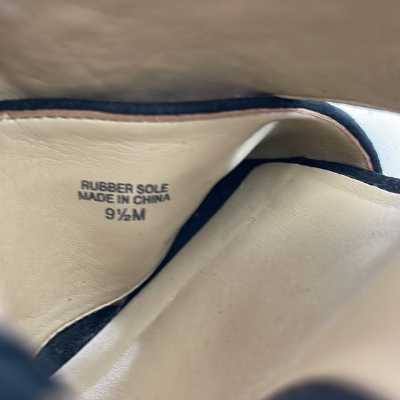 Embroidered Ann Taylor block heel slip on heels size 9 1/2. - Picture 8 of 11